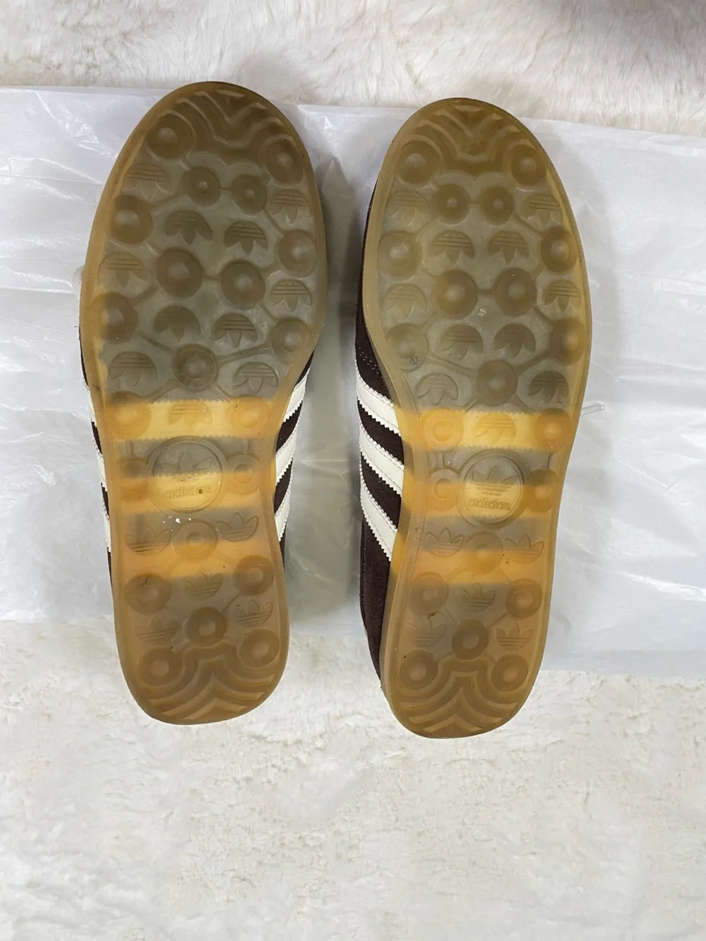 adidas Gazelle Women’s Brown Suede Sneakers with White Stripes, Size 7
